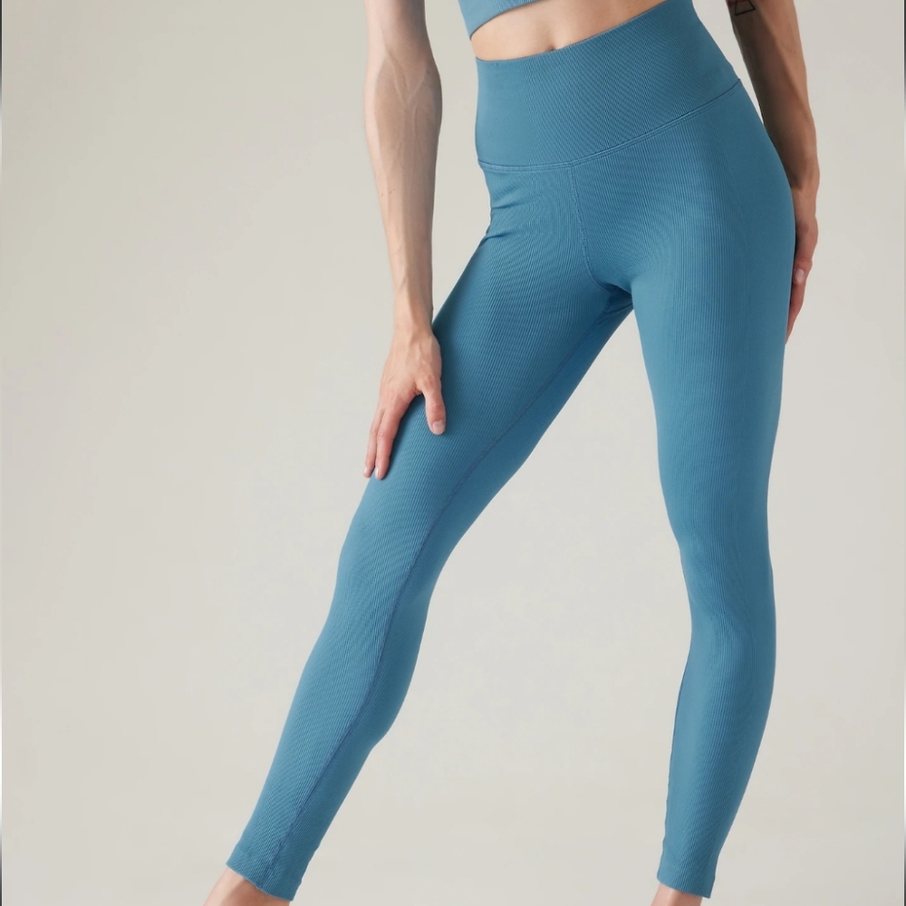 NWT Athleta Women's Aurora Tight